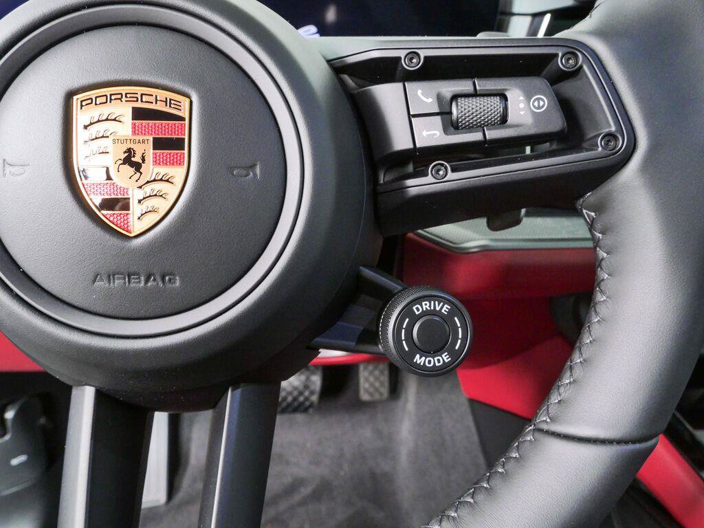 New 2026 Porsche Cayenne Coupe AWD/4WD image 11