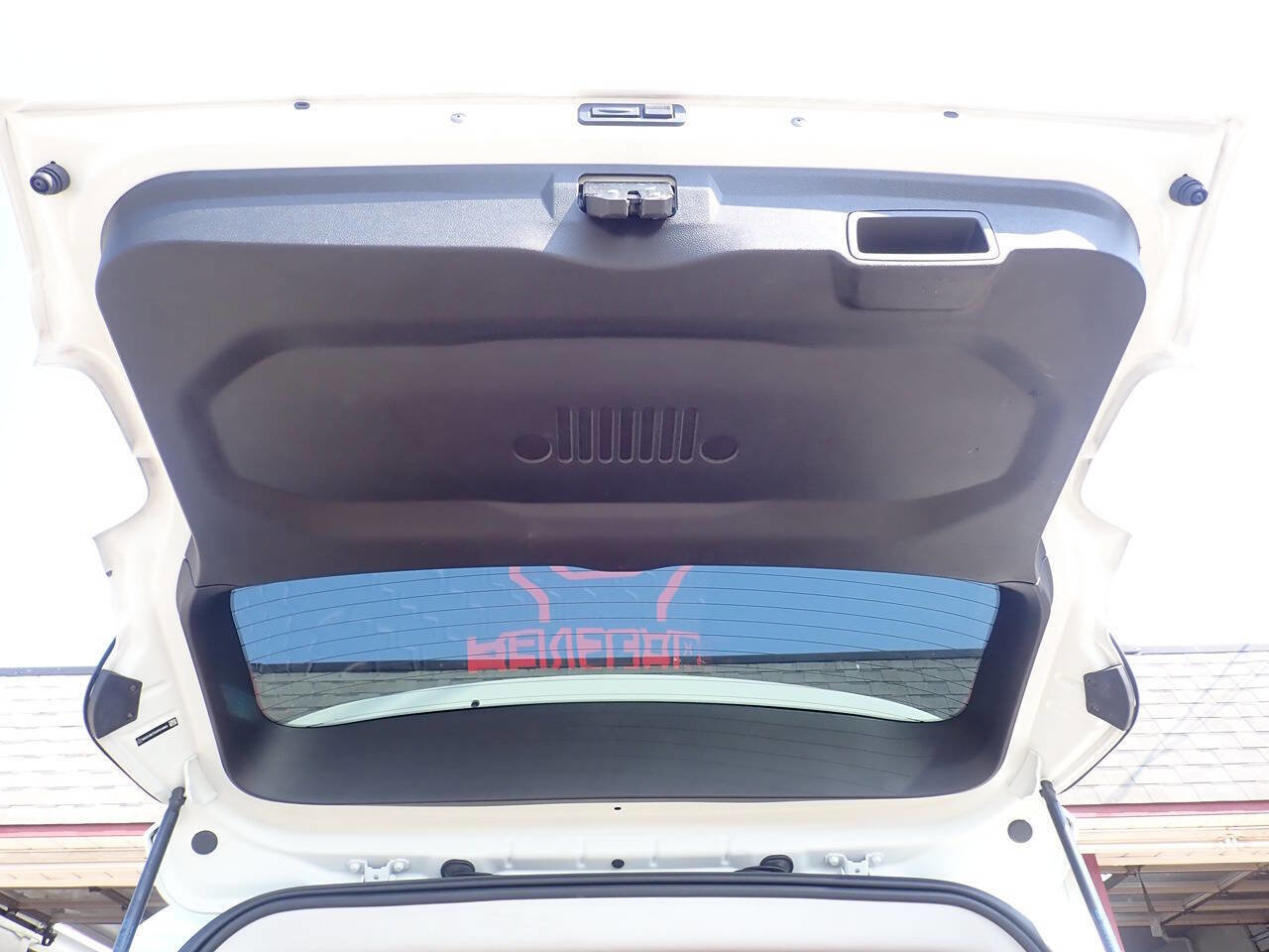 Used 2016 Jeep Renegade Trailhawk w/ Cold Weather Group image 24