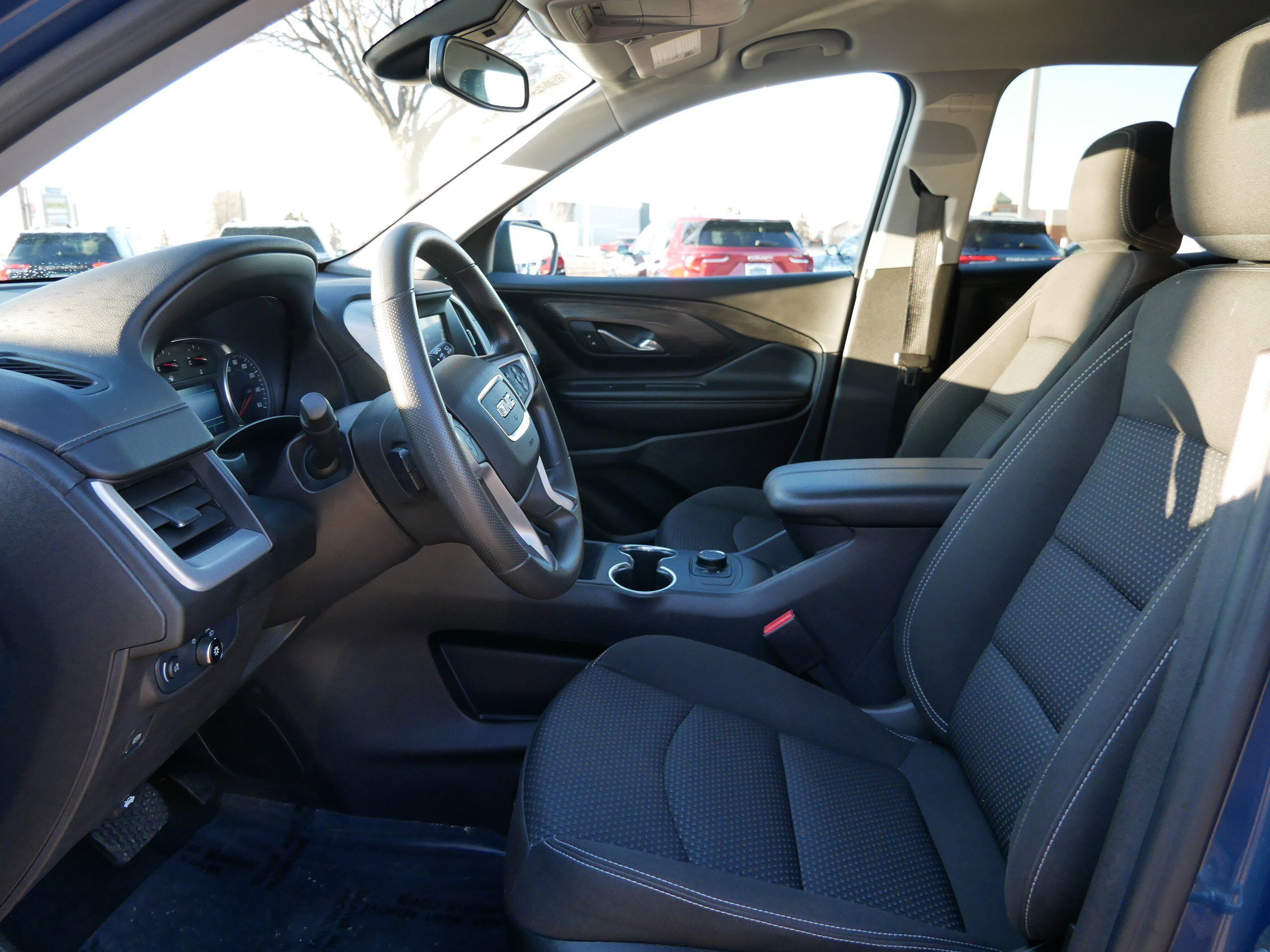 Used 2024 GMC Terrain SLE image 9