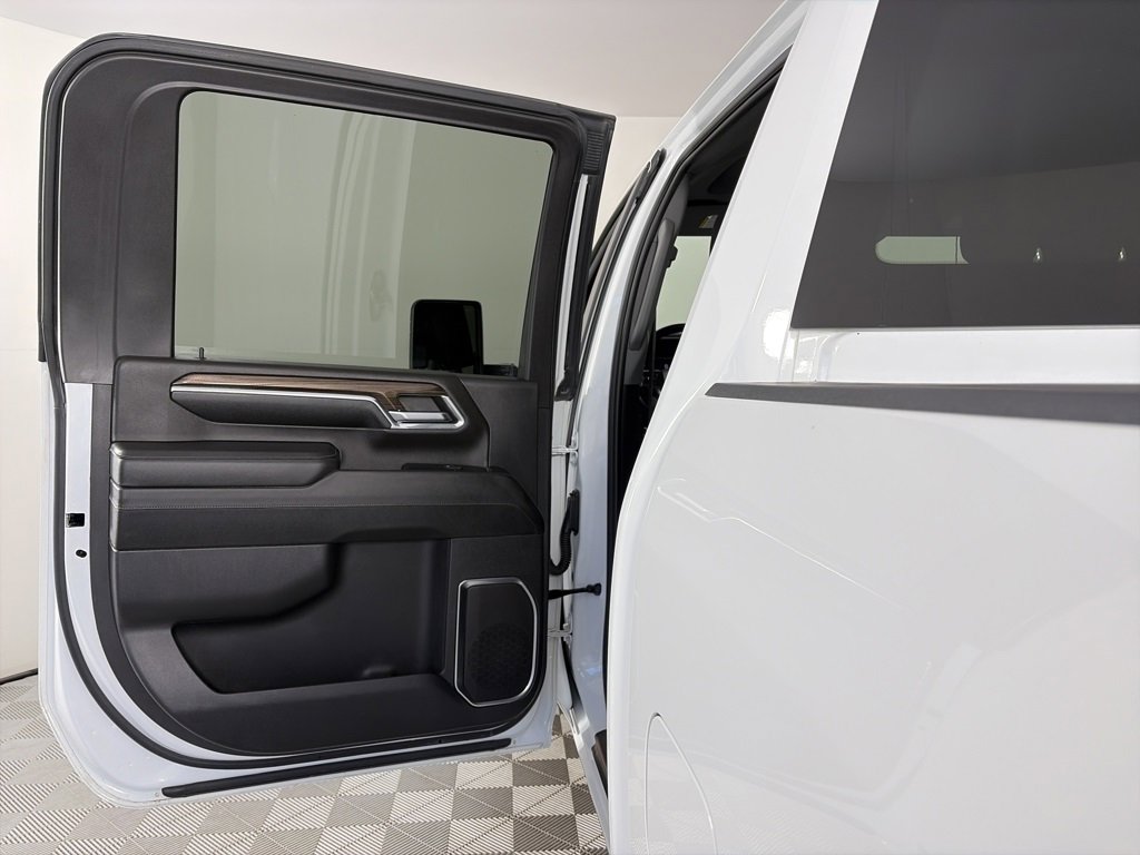 Used 2024 Chevrolet Silverado 3500 LT image 12