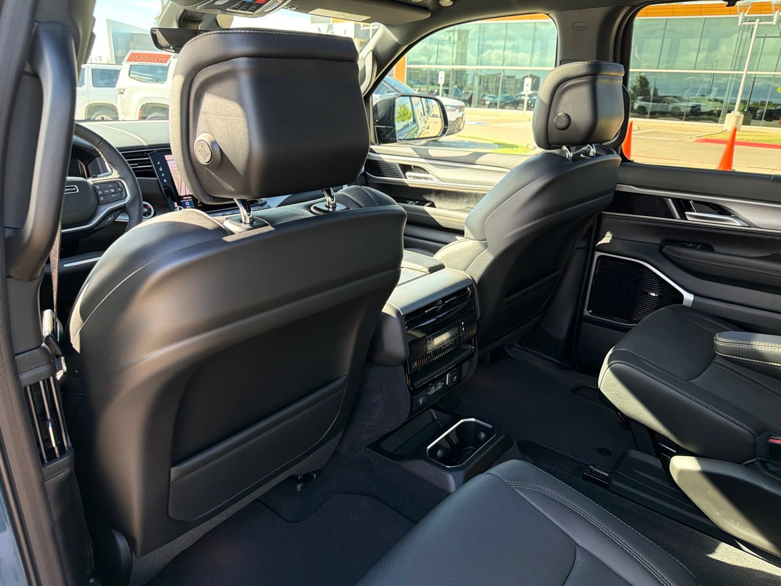 New 2026 Jeep Grand Wagoneer Limited AWD/4WD image 17
