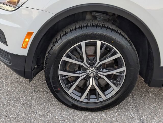 Used 2019 Volkswagen Tiguan SE w/ Panoramic Sunroof Package image 4