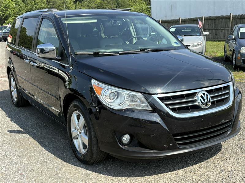 Used 2013 Volkswagen Routan SEL Premium FWD image 6