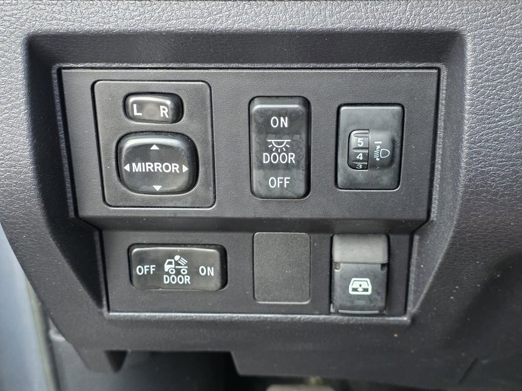 Used 2017 Toyota Tundra Limited AWD/4WD image 22