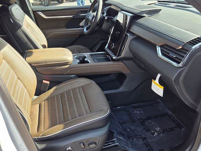 New 2026 GMC Acadia Denali Ultimate FWD image 17