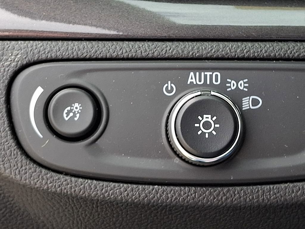 Used 2021 Buick Encore Preferred w/ Safety Package image 23