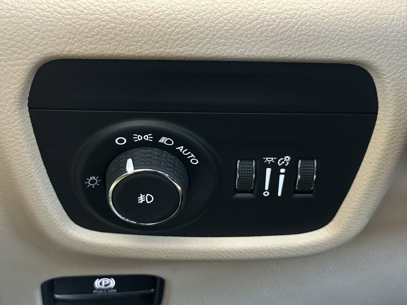 Used 2022 Jeep Grand Cherokee Limited image 35