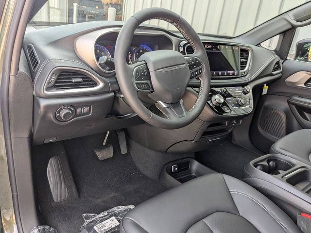 New 2027 Chrysler Pacifica Select FWD image 22