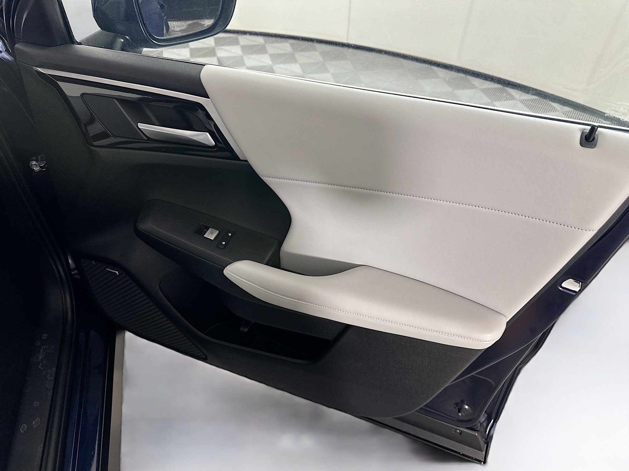 Used 2025 Mitsubishi Outlander SE image 33