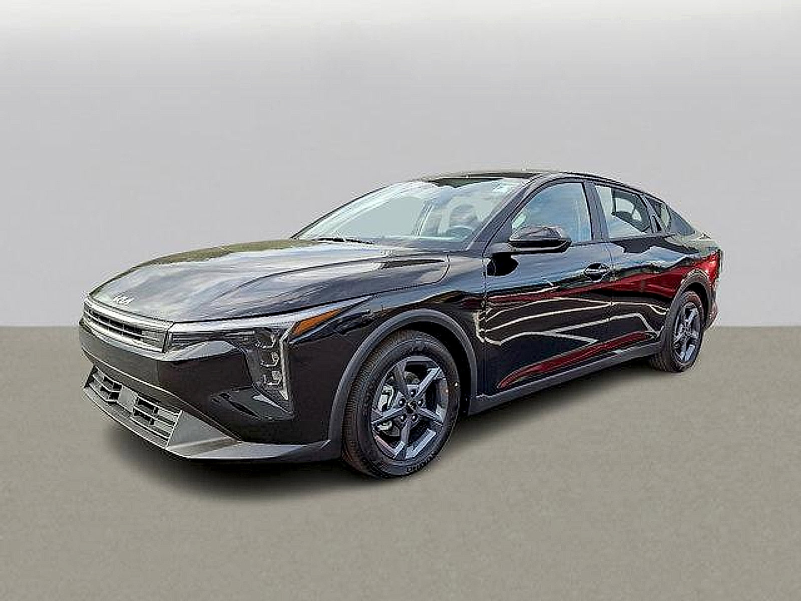 New 2025 Kia K4 LXS image 2