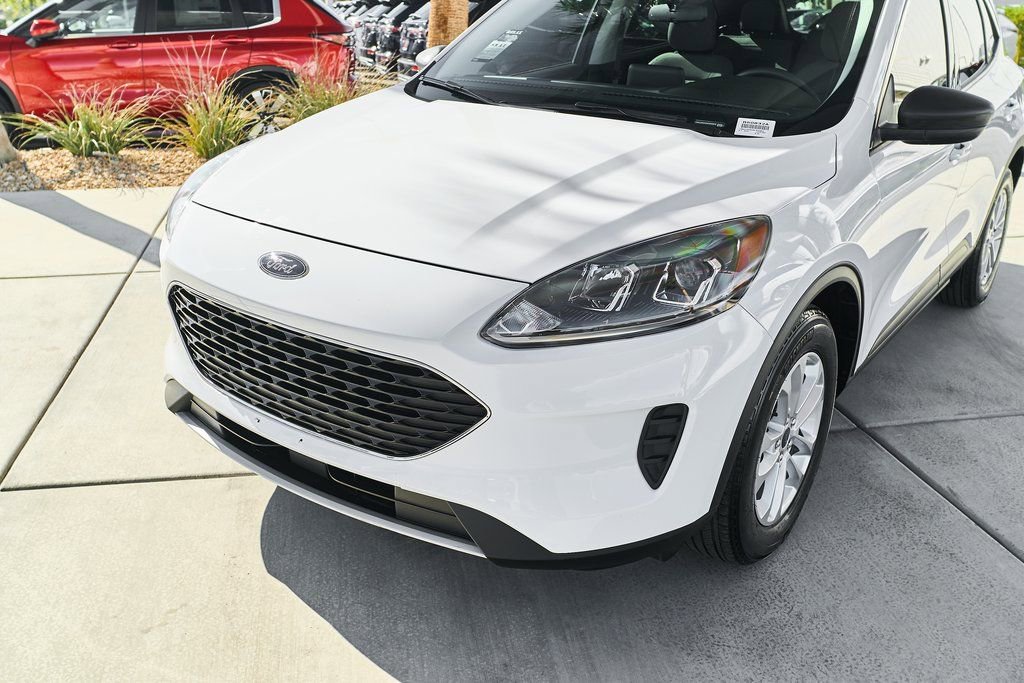 Used 2022 Ford Escape SE image 5