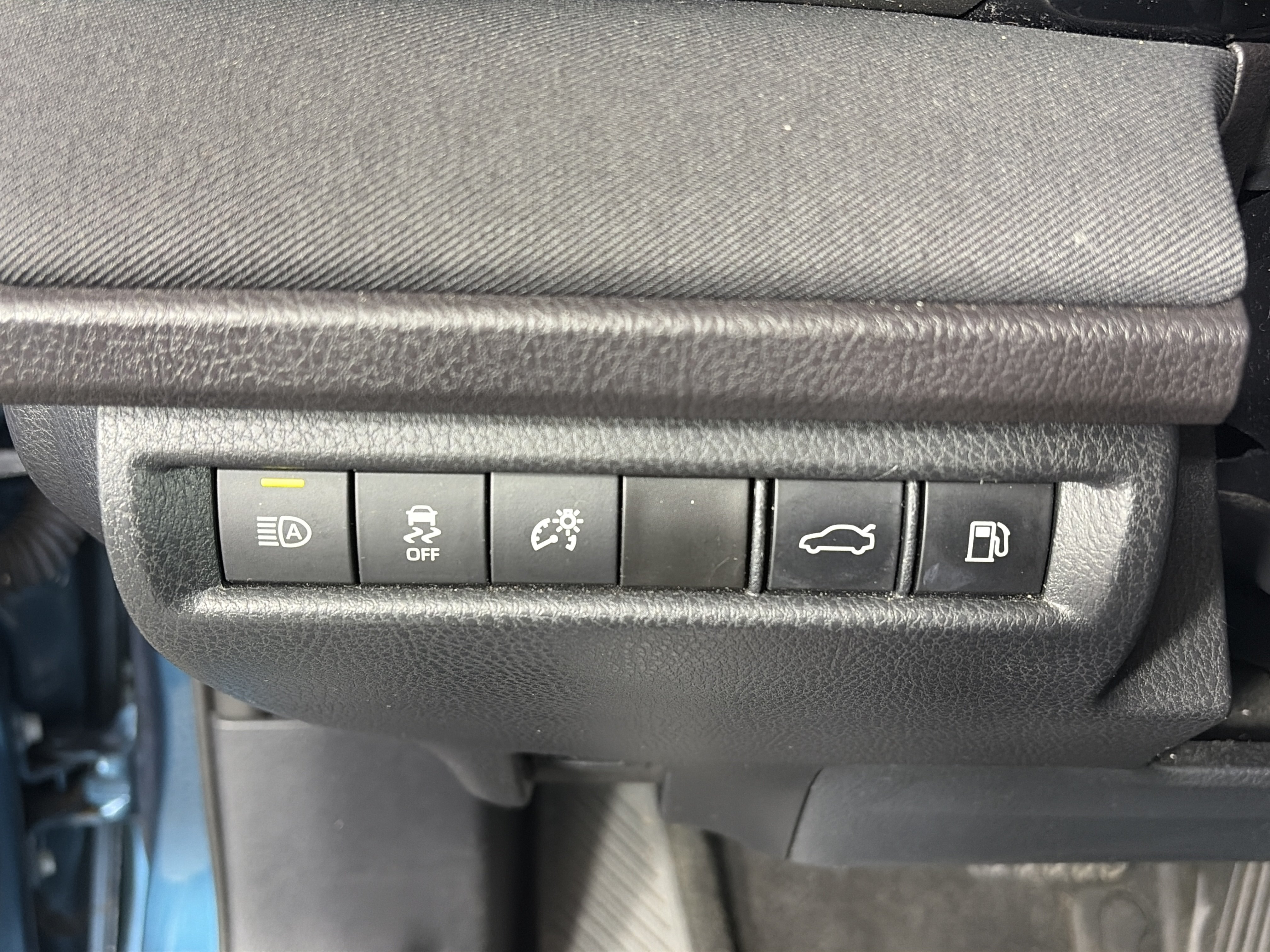 Used 2025 Toyota Camry LE FWD image 26