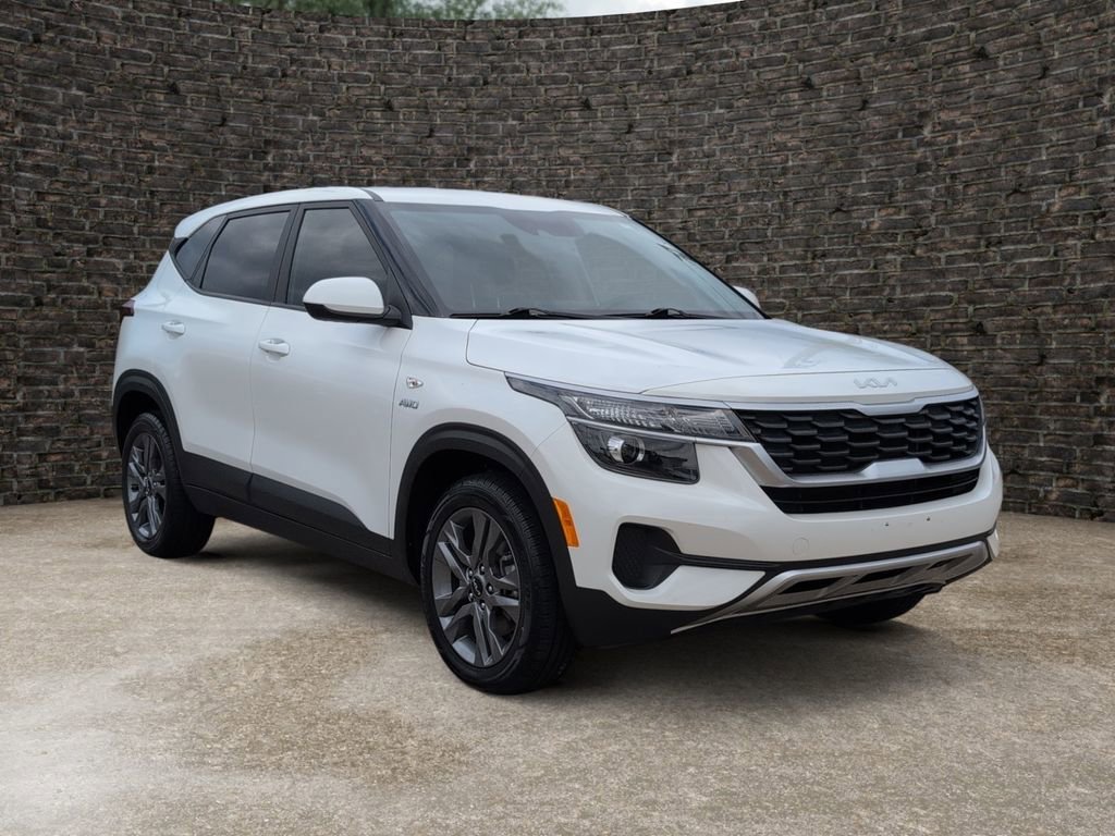 Used 2022 Kia Seltos LX AWD/4WD image 2