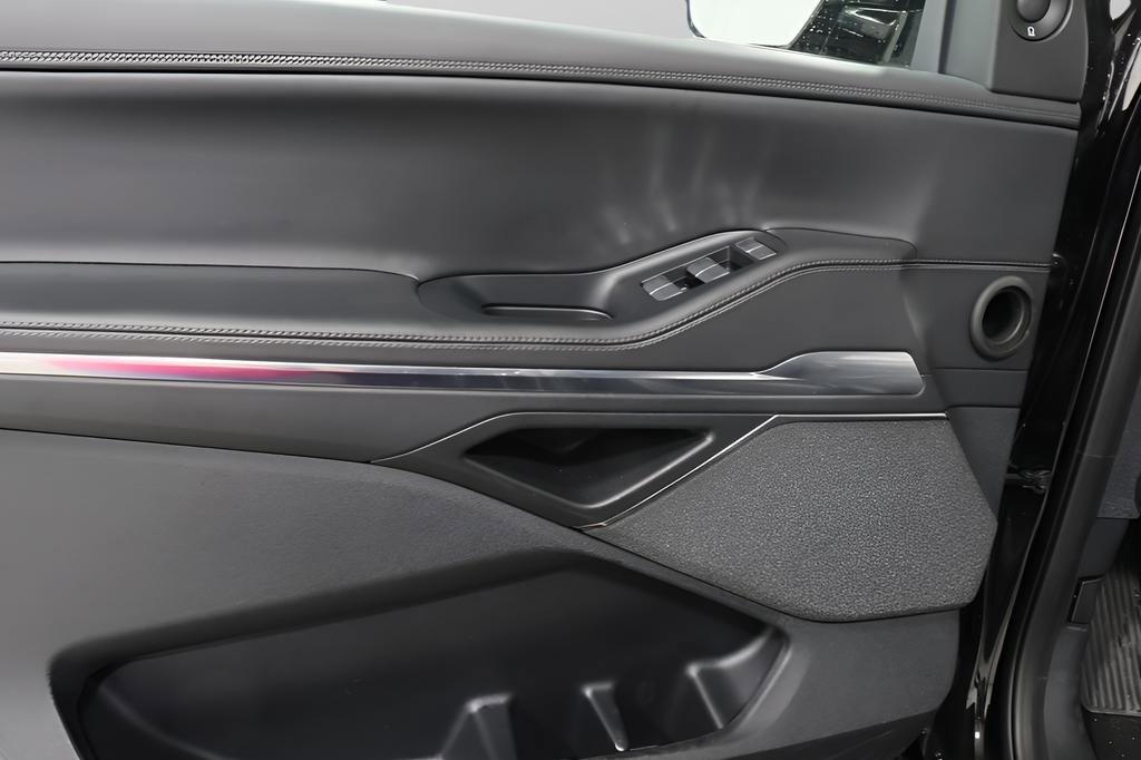 Used 2025 Lincoln Navigator Reserve image 22