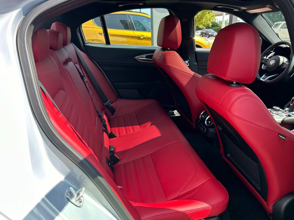 New 2025 Alfa Romeo Giulia AWD image 17