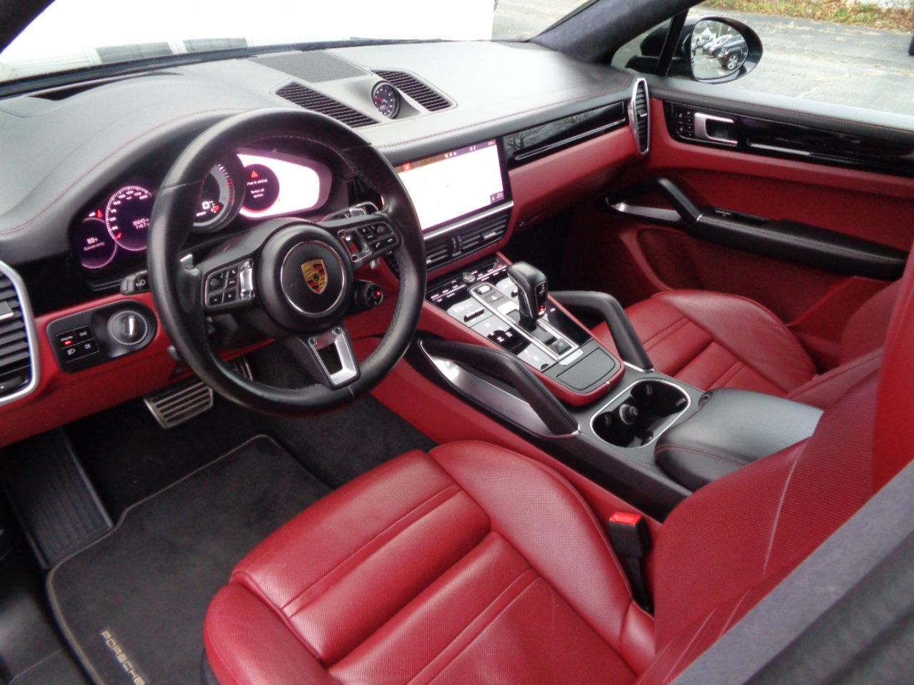 Used 2021 Porsche Cayenne Turbo w/ Performance Package (PG2) AWD/4WD image 26