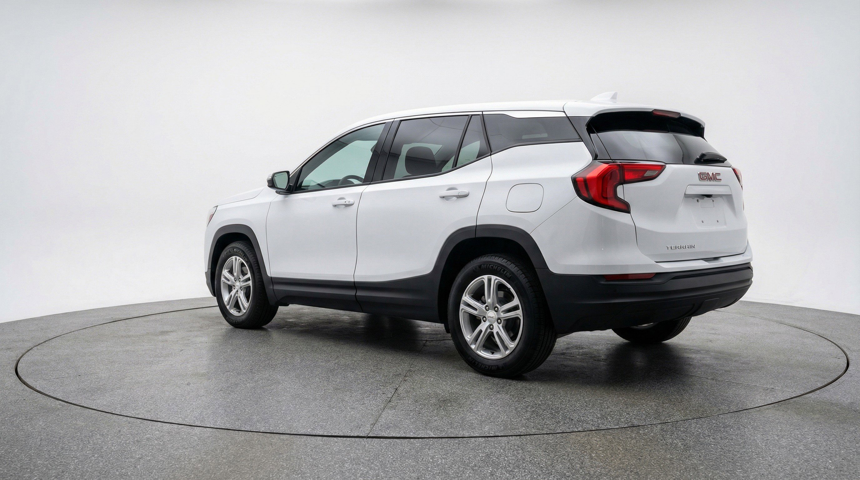 Used 2024 GMC Terrain SLE image 6