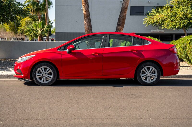 Used 2017 Chevrolet Cruze LT FWD image 2