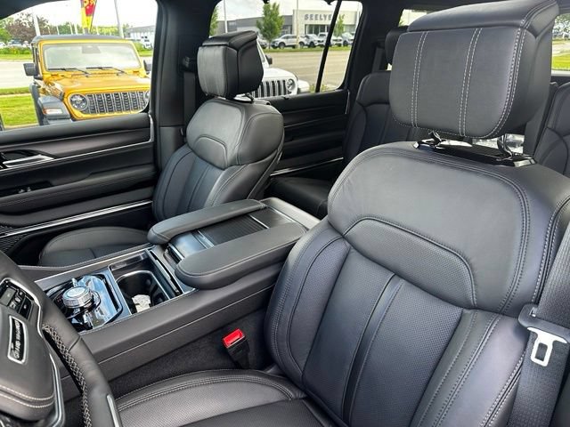 New 2026 Jeep Grand Wagoneer Summit AWD/4WD image 24