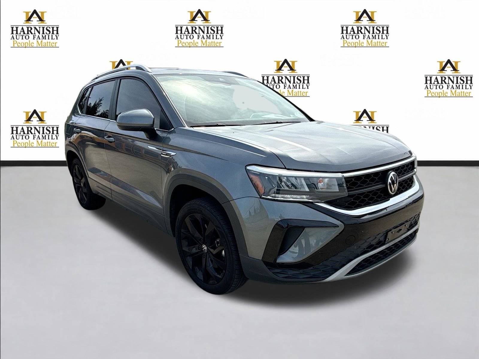 Used 2022 Volkswagen Taos SE w/ Panoramic Sunroof Package FWD image 9