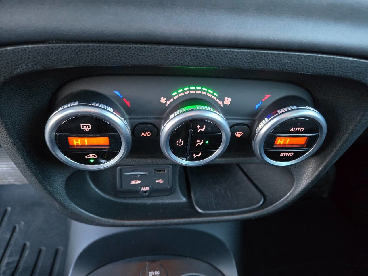 Used 2014 FIAT 500L Lounge image 17