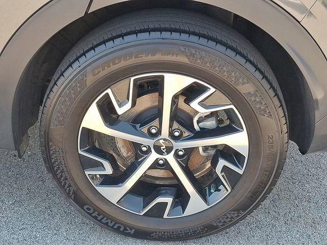 Used 2025 Kia Sportage EX image 31