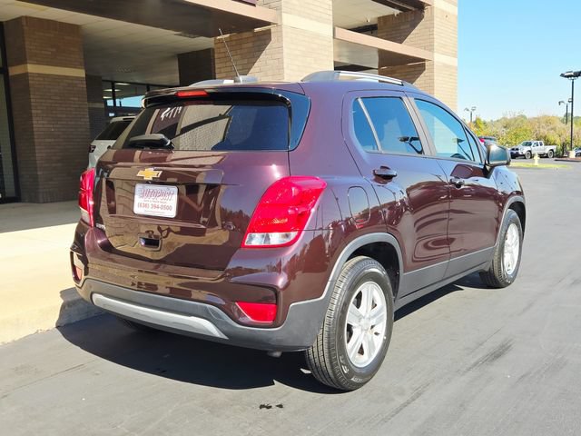 Used 2021 Chevrolet Trax LT w/ LT Convenience Package FWD image 3