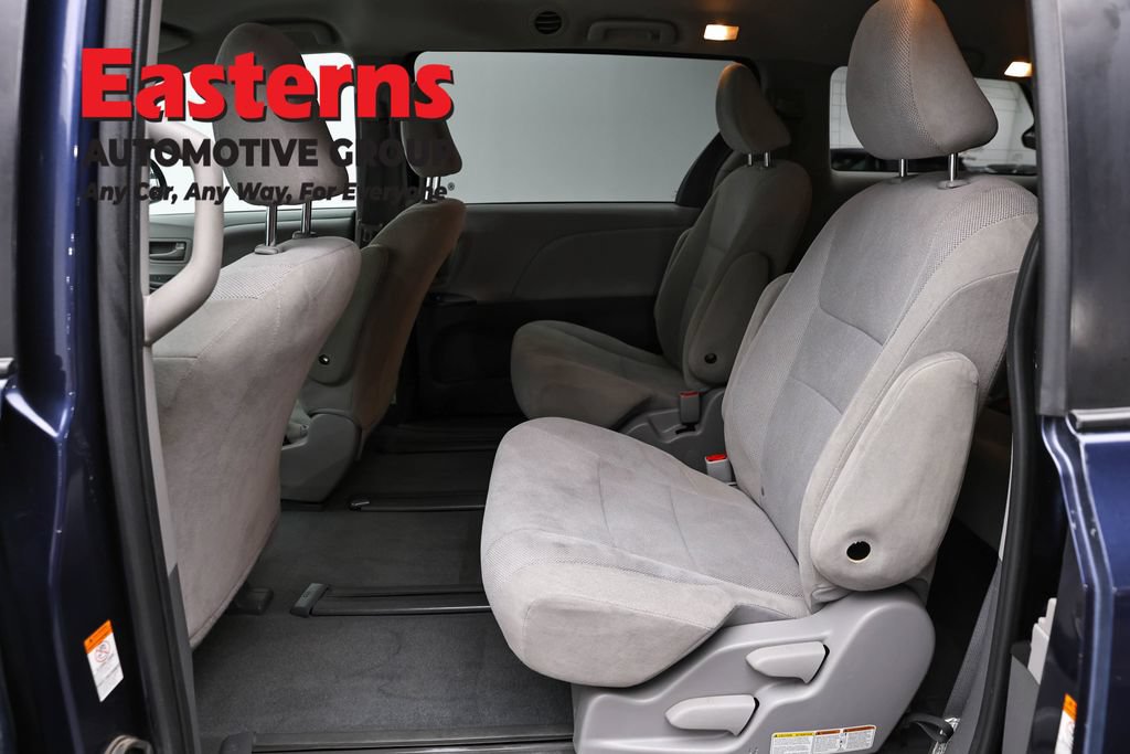 Used 2020 Toyota Sienna L FWD image 20