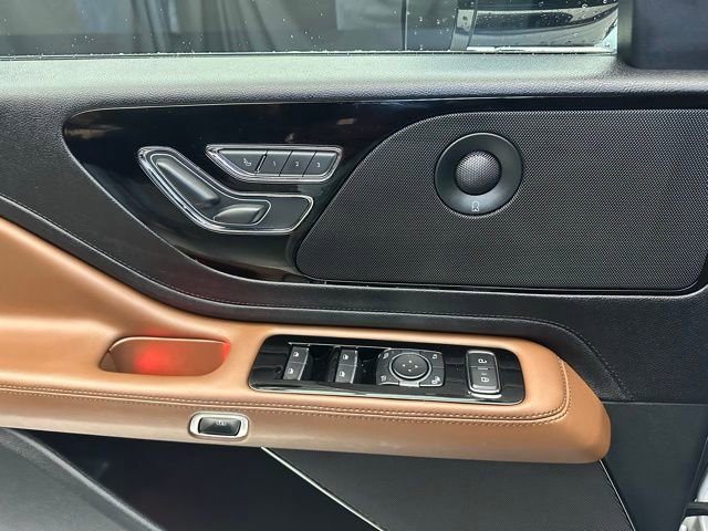 Used 2023 Lincoln Aviator Reserve w/ Equipment Group 201A AWD/4WD image 21