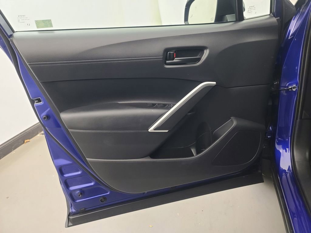 Used 2025 Toyota Corolla Cross LE image 22