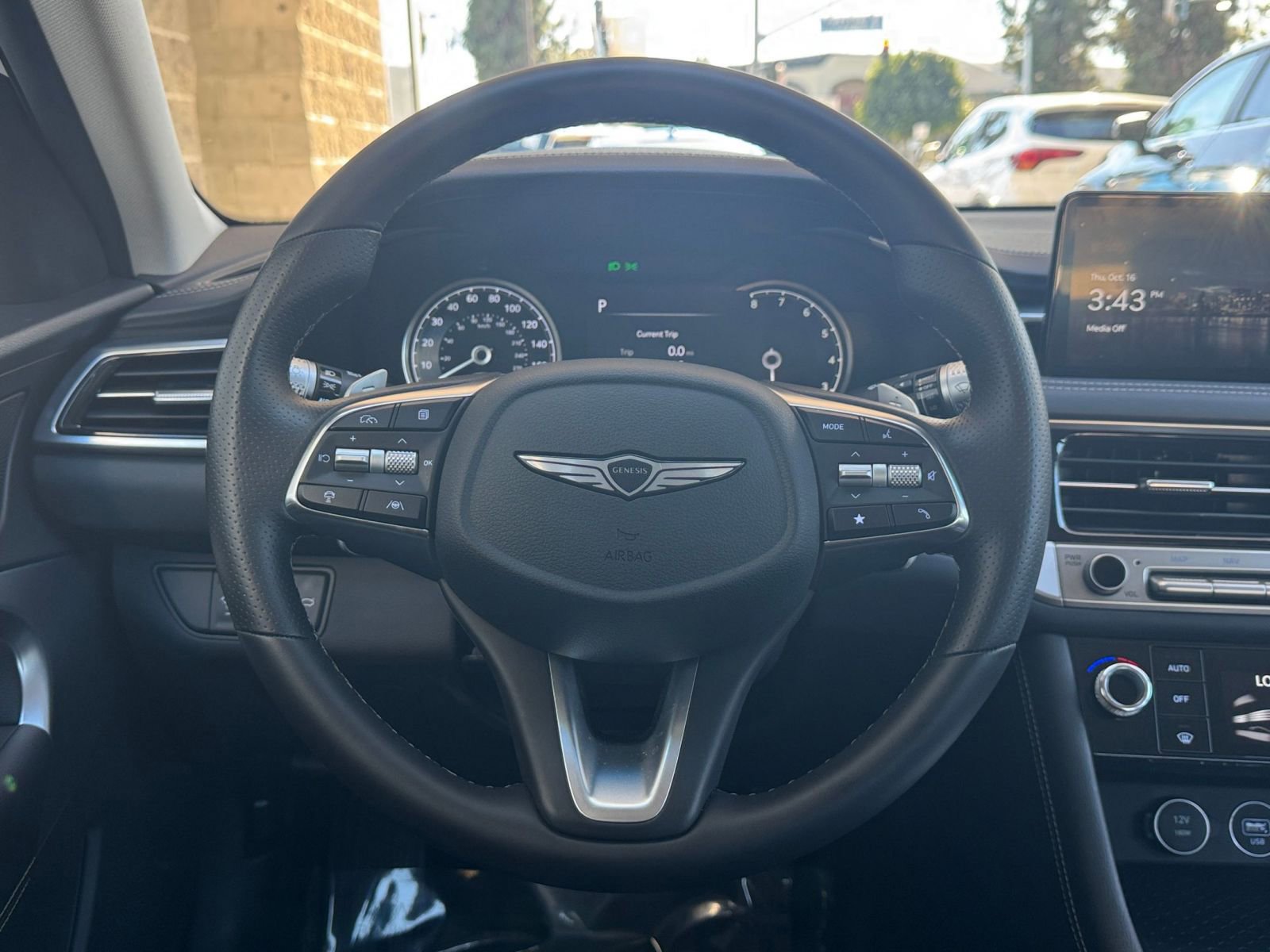 Used 2025 Genesis G70 2.5T image 28