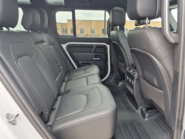 Used 2025 Land Rover Defender 110 X-Dynamic SE AWD/4WD image 19