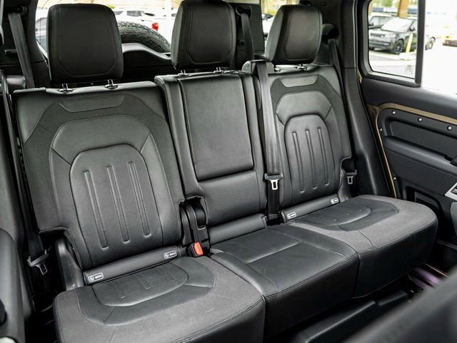 Used 2020 Land Rover Defender 110 HSE image 27