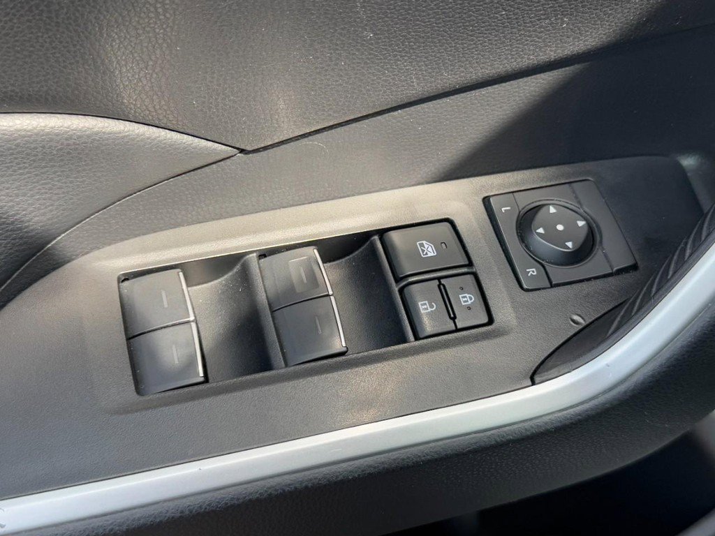 Used 2024 Toyota RAV4 XLE FWD image 23
