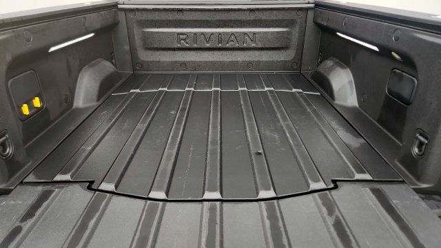 Used 2026 Rivian R1T Premium Tri AWD/4WD image 29