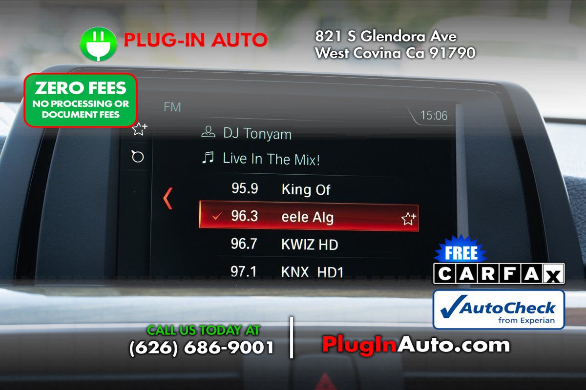 Used 2018 BMW 320i Sedan RWD image 25
