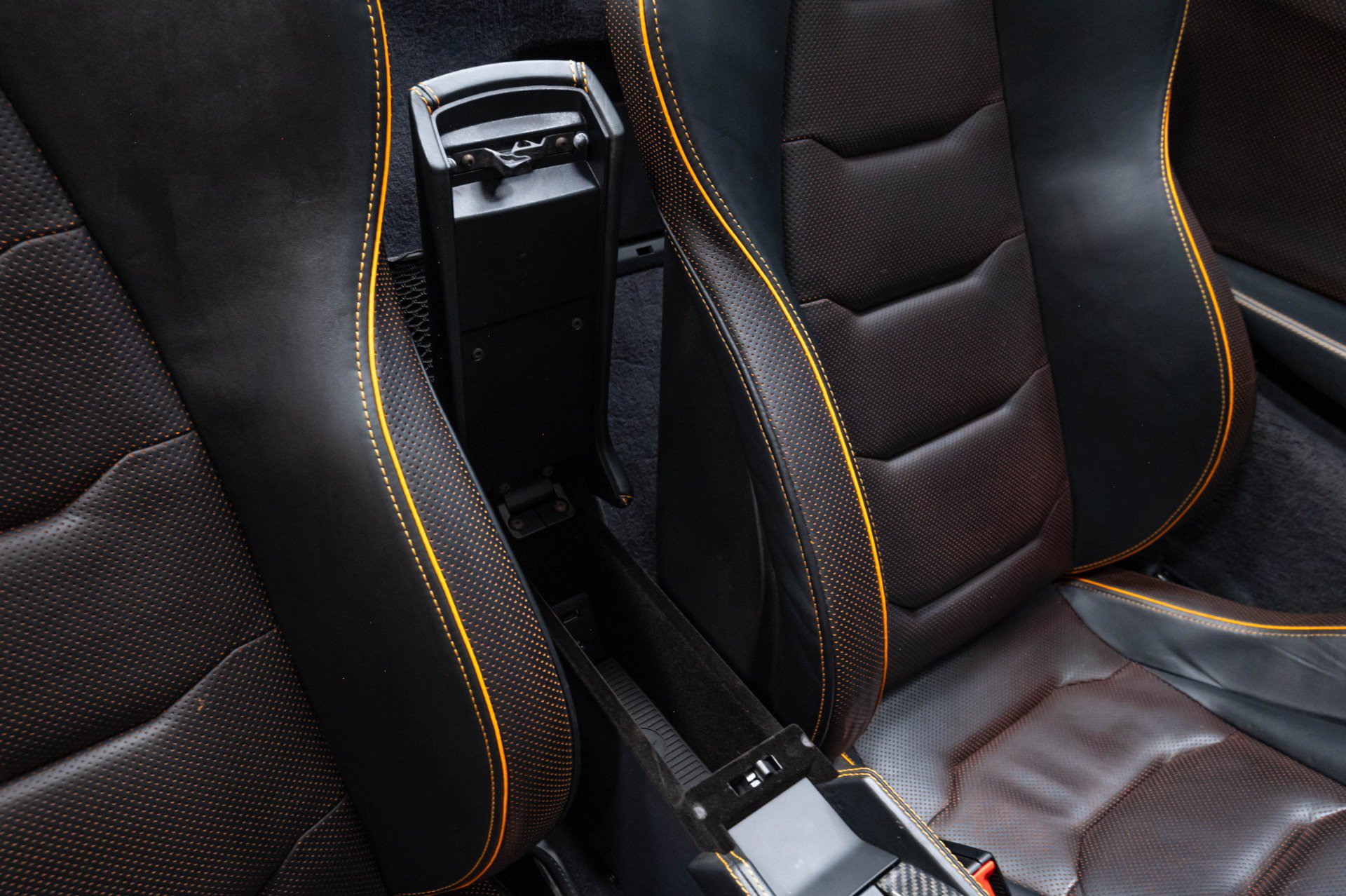 Used 2015 McLaren 650S Spider RWD image 46