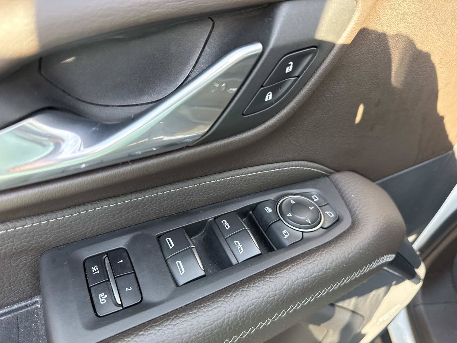 Used 2023 GMC Yukon Denali RWD image 19