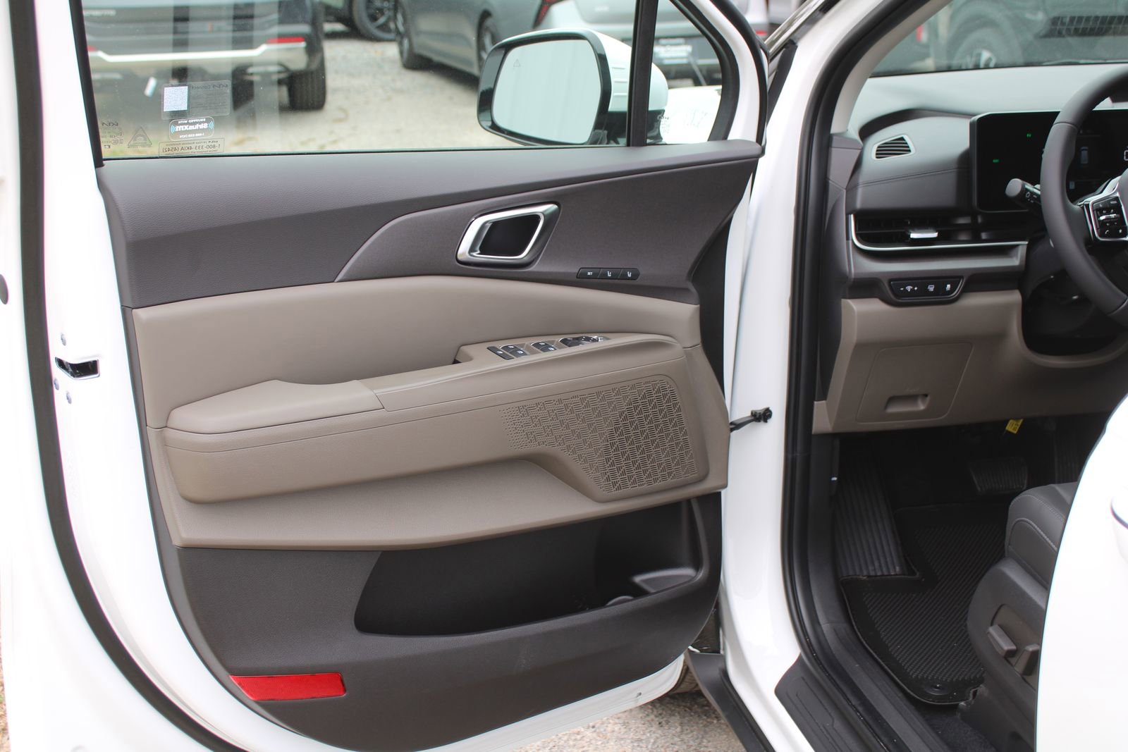 New 2026 Kia Carnival EX image 24