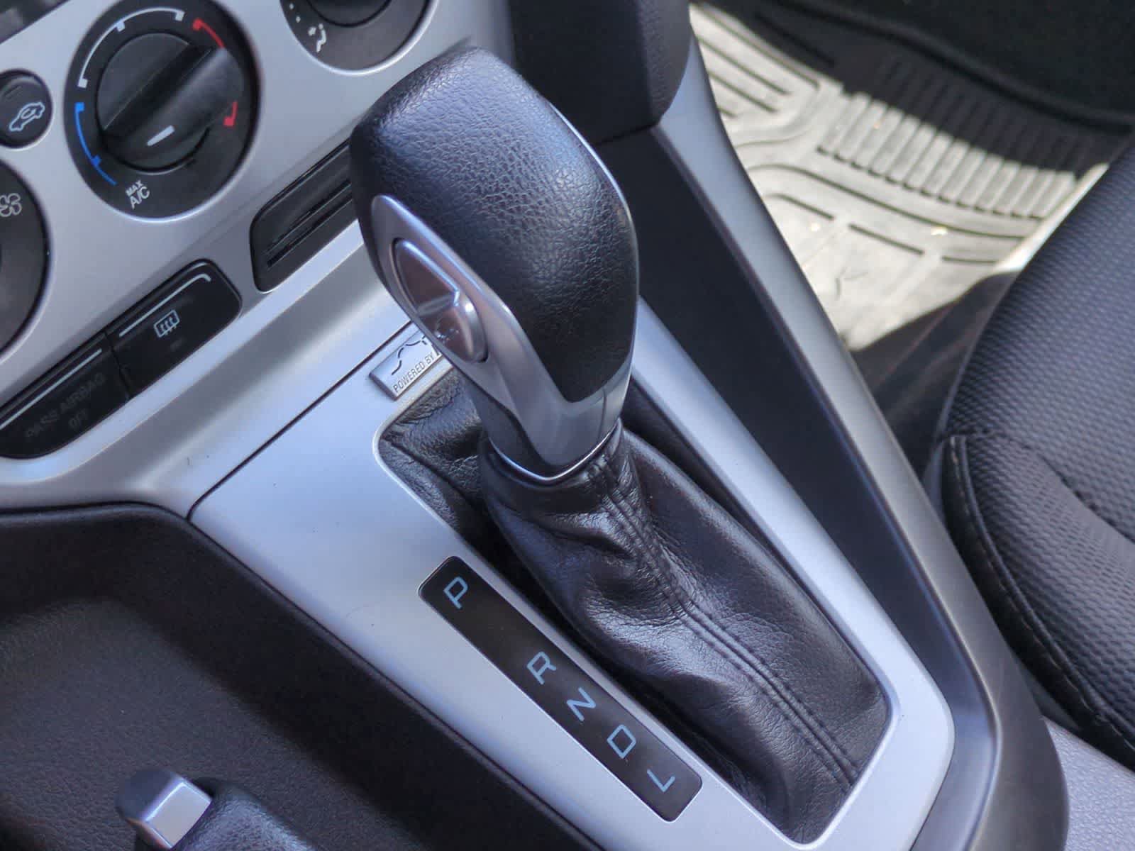 Used 2014 Ford Focus SE w/ SE Winter Package FWD image 32