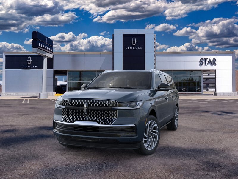 New 2026 Lincoln Navigator L Reserve AWD/4WD image 2