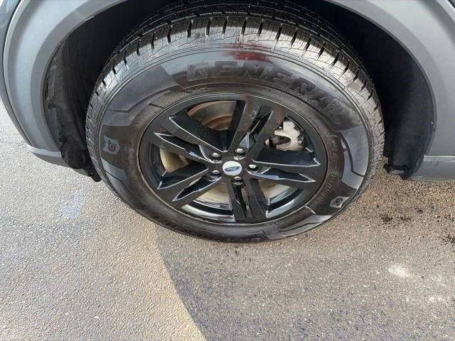Used 2022 Ford Explorer XLT w/ Equipment Group 202A AWD/4WD image 49