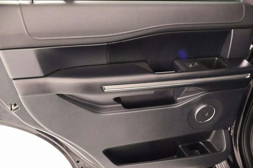 Used 2021 Ford Expedition XLT image 16