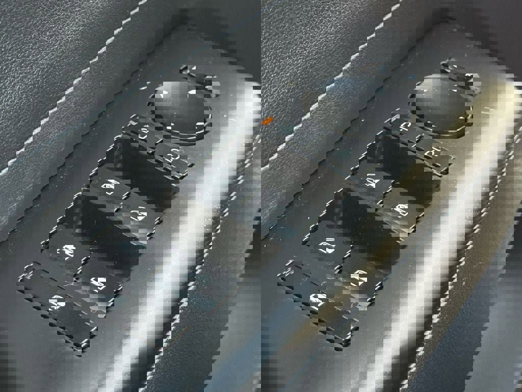 Used 2024 Hyundai Kona SEL w/ Convenience Package image 19