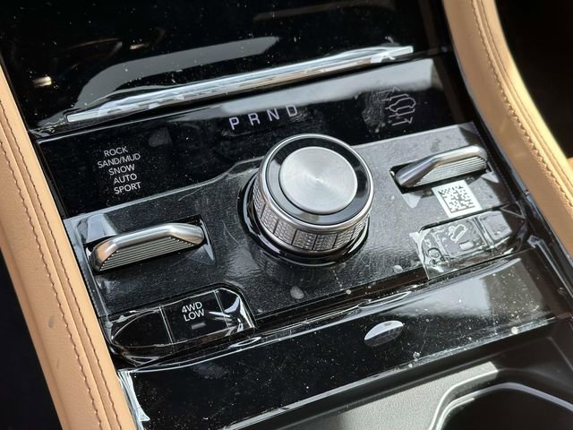 New 2026 Jeep Grand Cherokee Summit image 6