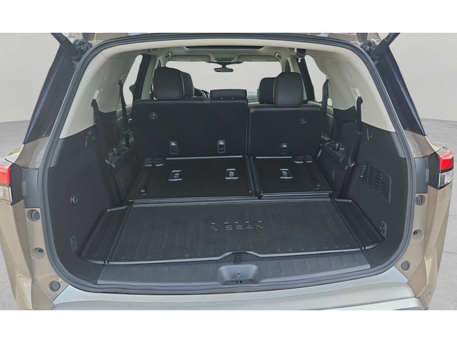 Certified 2025 Nissan Pathfinder Platinum w/ Cargo Package AWD/4WD image 32