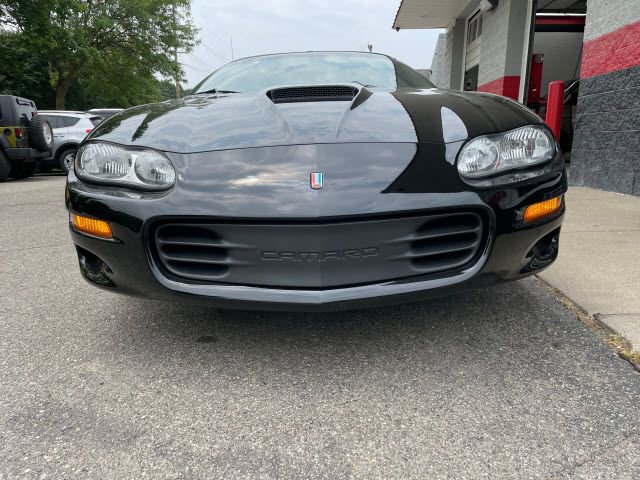 Used 2000 Chevrolet Camaro Z28 w/ SS Performance/Appearance Pkg RWD image 4