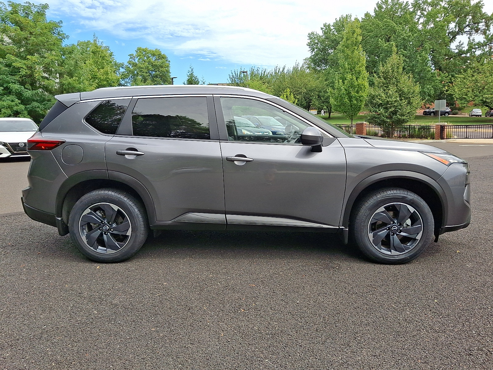 Certified 2026 Nissan Rogue SV w/ SV Premium Package AWD/4WD image 7