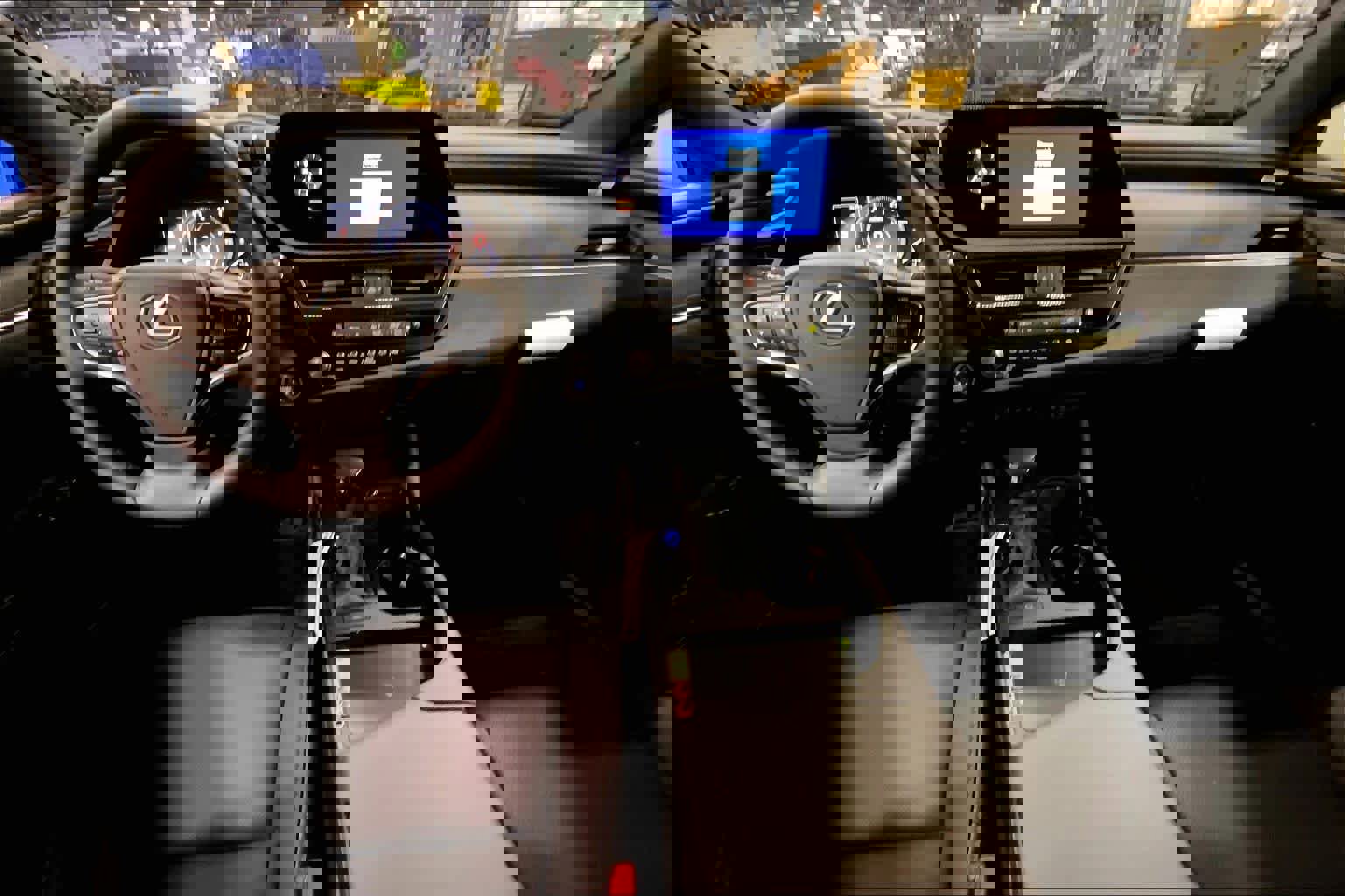 New 2025 Lexus ES 350 w/ Premium Package image 5