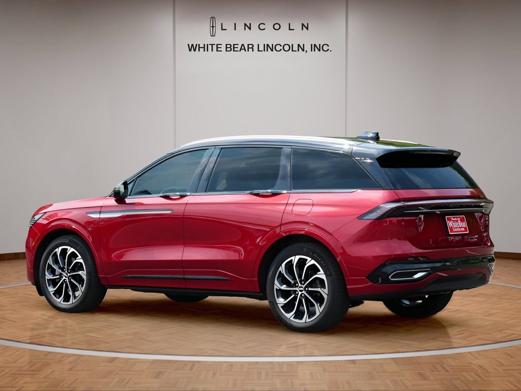 Used 2025 Lincoln Nautilus Reserve AWD/4WD image 7